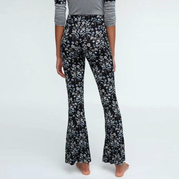 Vera Bradley Pajama Set Womens Small Gray Scoop Neck Tee Bootcut Legging Floral - Picture 7 of 16